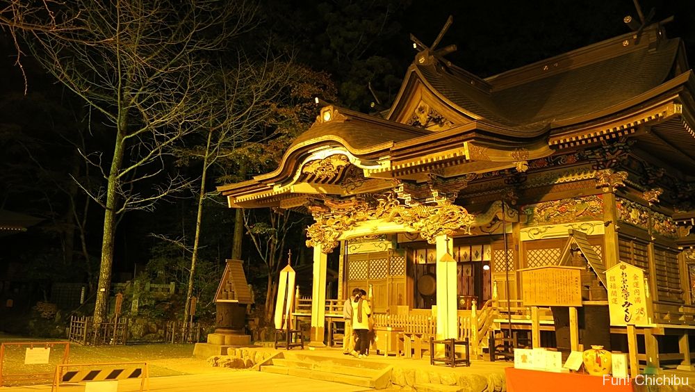 宝登山神社社殿