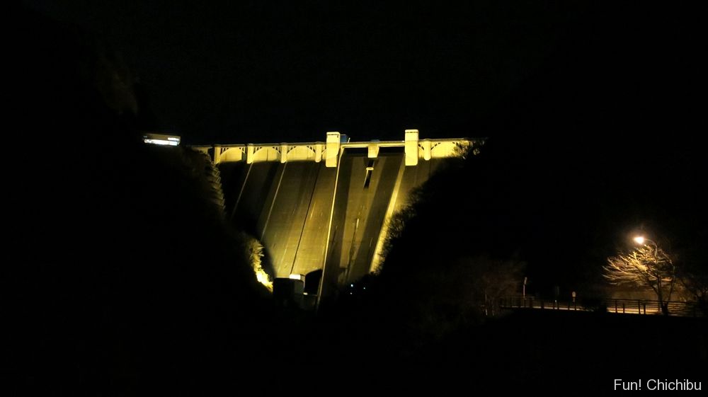 浦山ダムのライトアップ